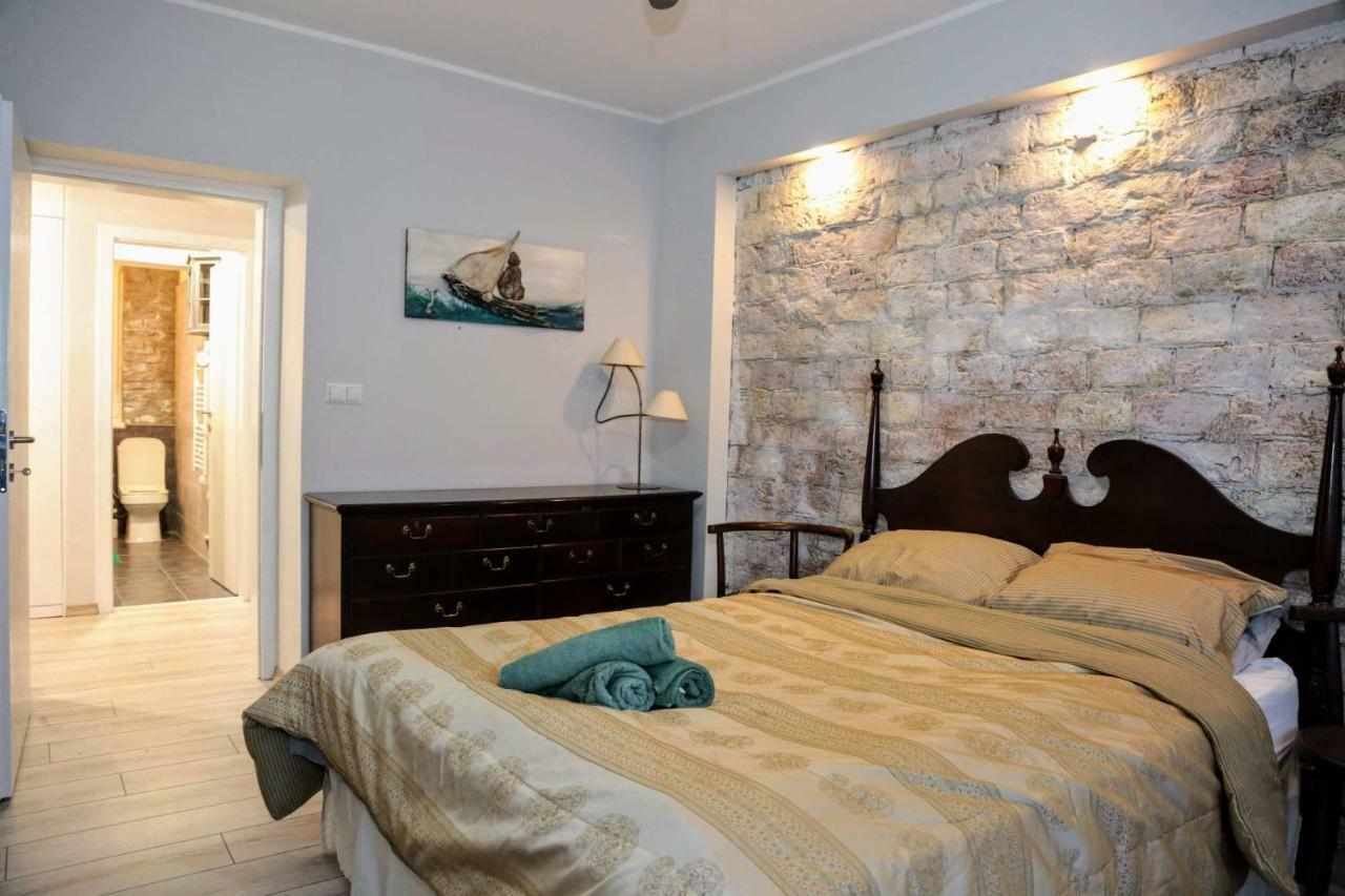 Cinema Courtyard Apartment Сараево Екстериор снимка