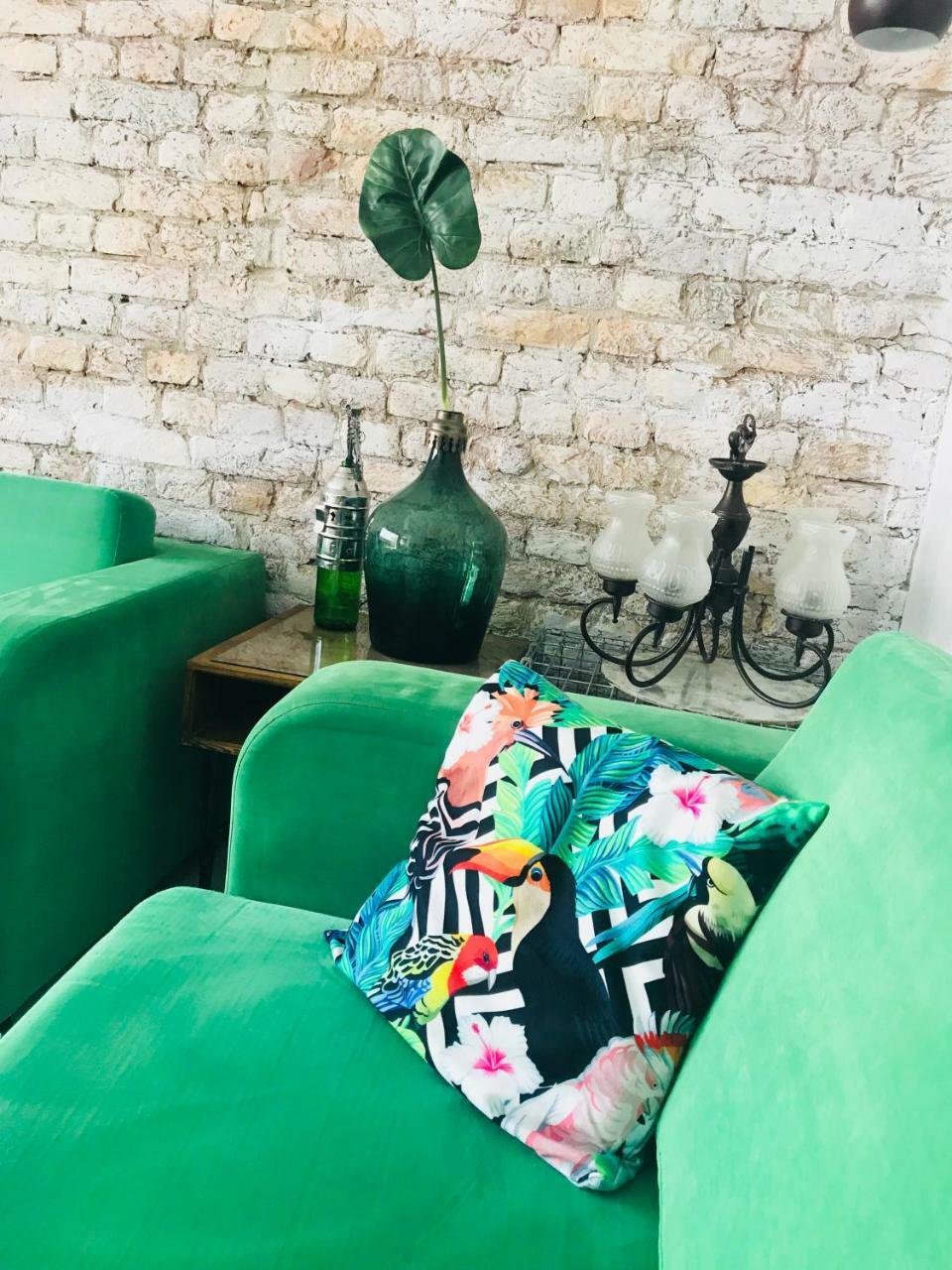 Cinema Courtyard Apartment Сараево Екстериор снимка